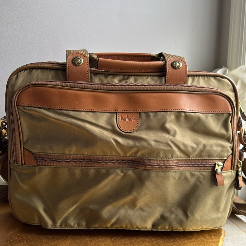 VNWOT! Hartmann Nylon and Leather Expandable Messenger Bag